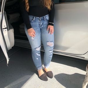 Distressed skinny jeans